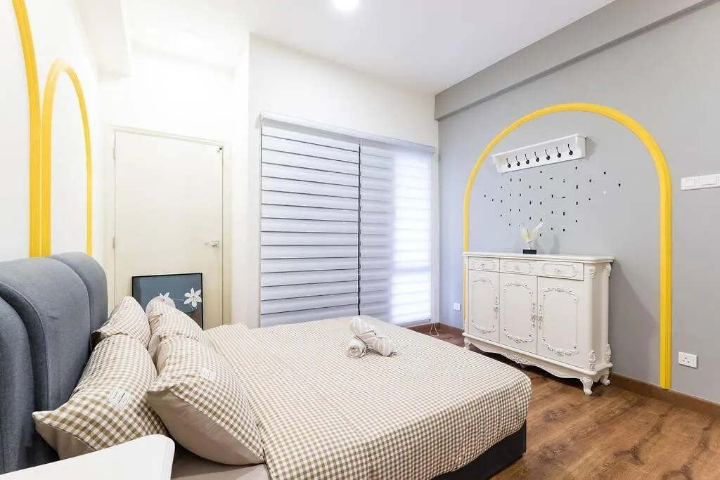 Ferienwohnung Arte Mont Kiara Duplex 4 Pax Jacuzzi Kuala Lumpur Ma­lay­sia